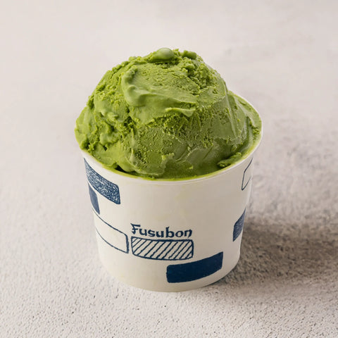 低糖質な抹茶アイスクリームの斜俯瞰画像