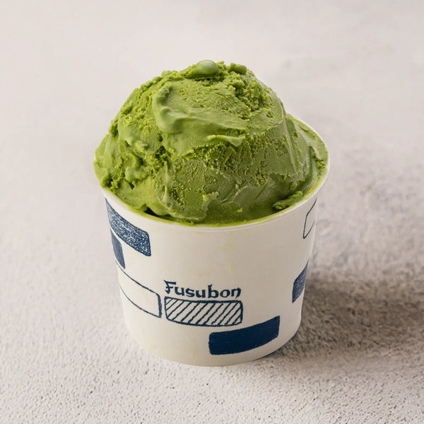 低糖質な抹茶アイスクリームの斜俯瞰画像