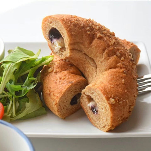 ブルーベリークリームチーズwithピーカンナッツ 糖質9.8g 糖質制限ダイエットのお供に便利なリング型パン フスボン 