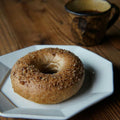 ブルーベリークリームチーズwithピーカンナッツ 糖質9.8g 糖質制限ダイエットのお供に便利なリング型パン フスボン 